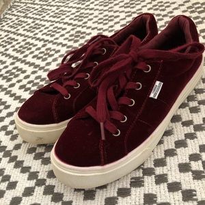 Velvet street shoes